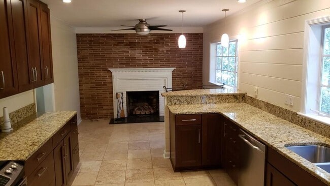 Photo - 3857 Land O Lakes Dr NE