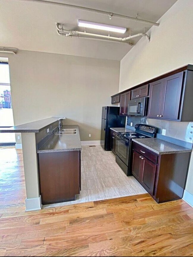Photo - 1628 Cuming St Unit 1628