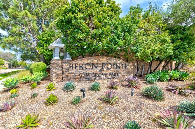 Photo - 935 Heron Cir House