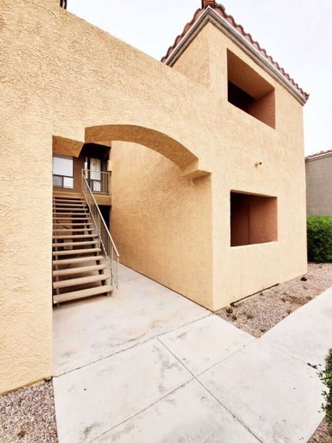 Photo - BEAUTIFUL 1 BEDROOM IN DESERT SHORES!
