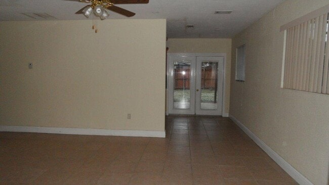 Photo - 700 N 70th Ave