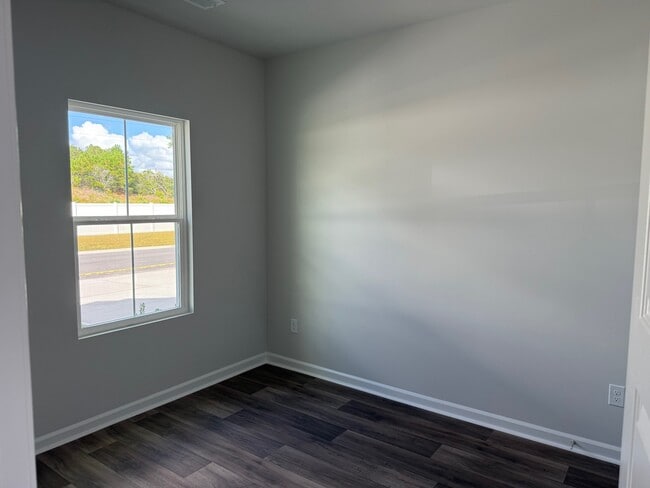 Photo - 1033 Arborwood Ln SW