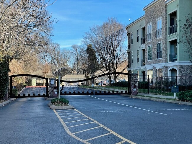 Photo - AVAILABLE NOW! 2-Bed/2-Bath with Garage near Vanderbilt and Belmont Unit 231