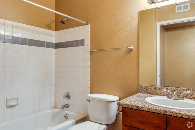 2 BR, 2 BA (clásico) - 961 SF