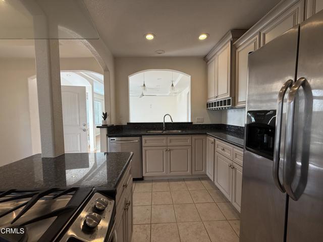 Photo - 2007 Poli St