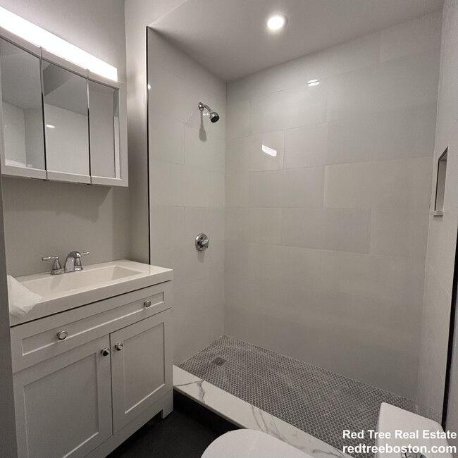 Photo - 158 Holland St Apartments Unit 1