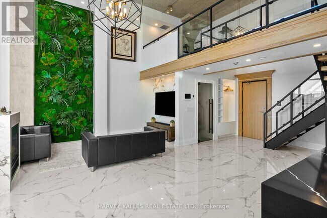 Photo - 300 Manitoba St