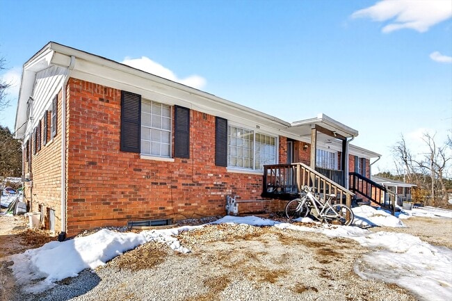 Photo - 775-777 N Smith Rd Unit 3