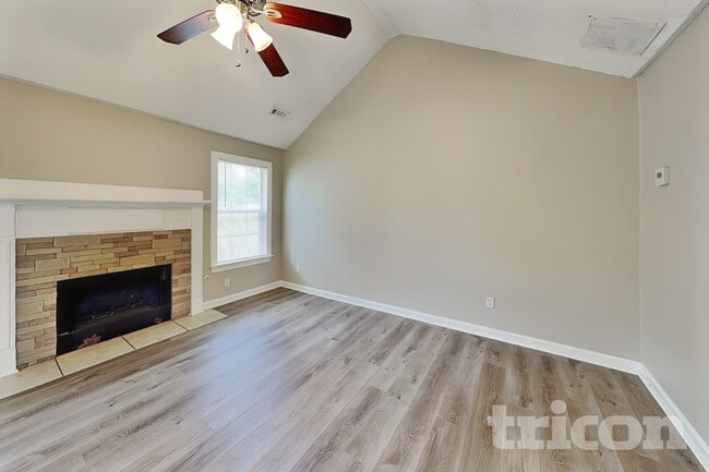 Photo - 195 Falcon Ridge Dr