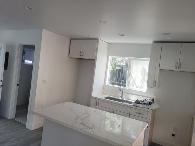 263 S Coronado St Unidad 2