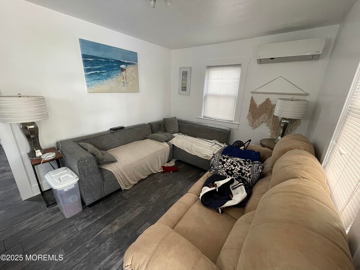 Photo - 94.5 Poplar Ave