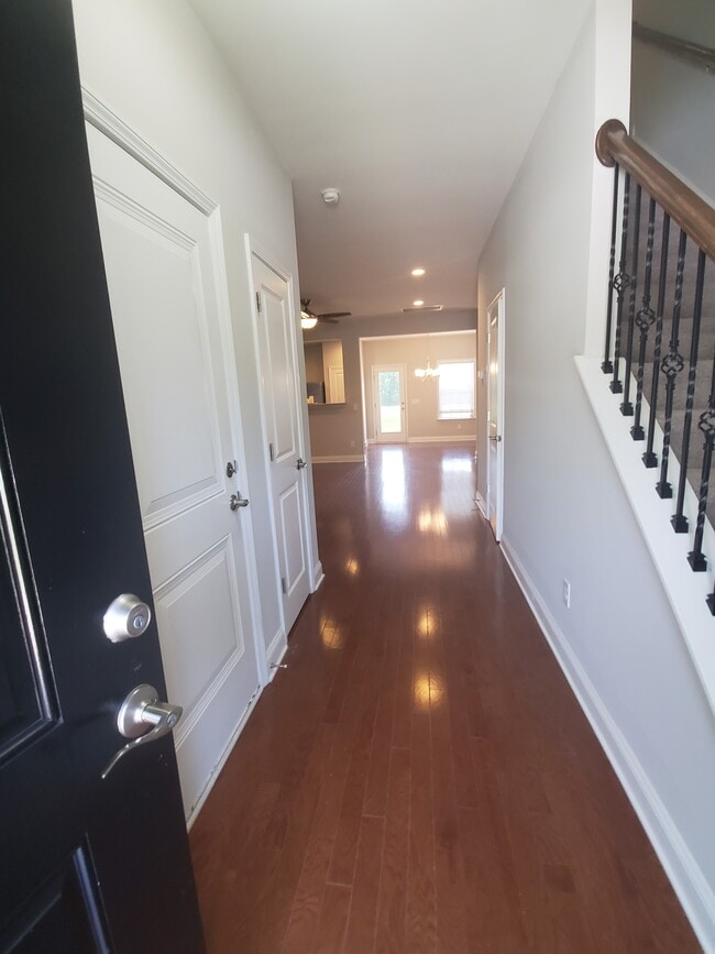 Photo - 1107 Bennington Dr