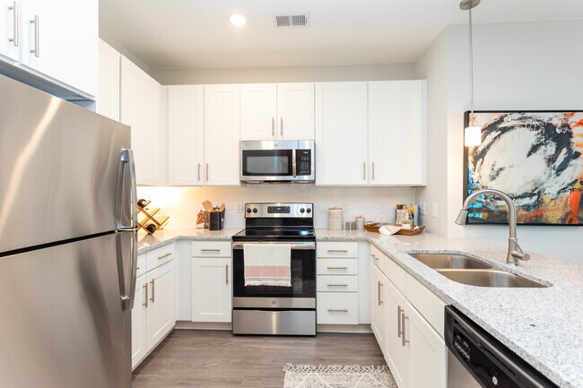 2BR, 2BA - 1064sf Maple- Kitchen