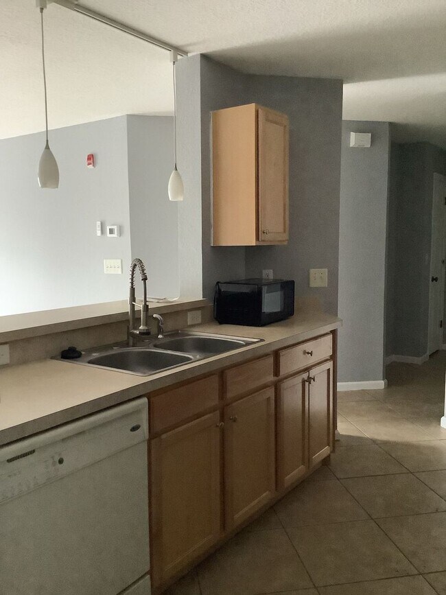 Photo - Lake Point Village Condo