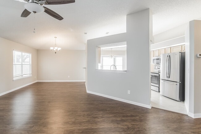 Photo - 338 Wildberry Ct