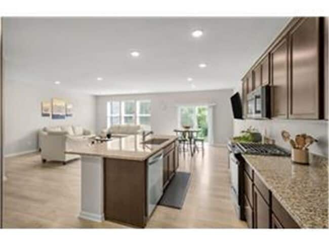 Photo - 21979 Lower Mill Ave