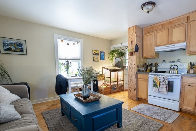 Photo - 116 Maple St Unit Apt #4