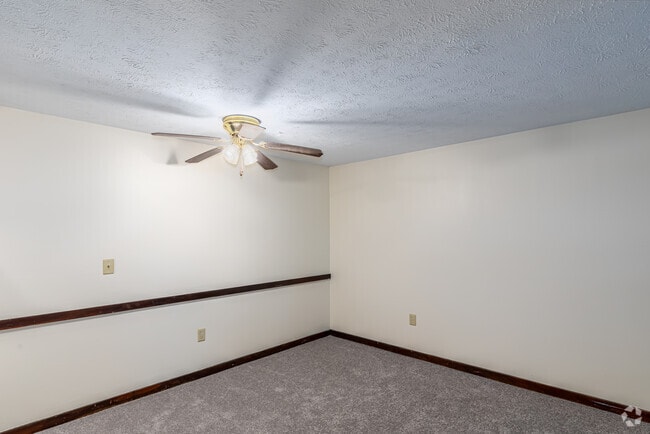 1BR, 1BA - Dining Area - Meadowbrook Apartments