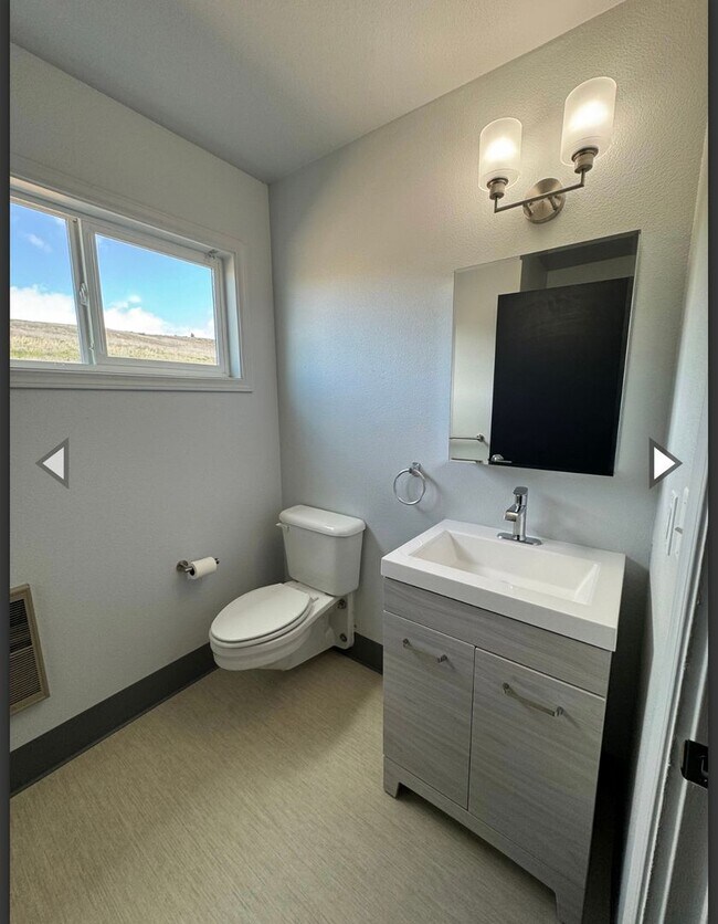 Photo - Apartment with unique floor plan - Shasta ...