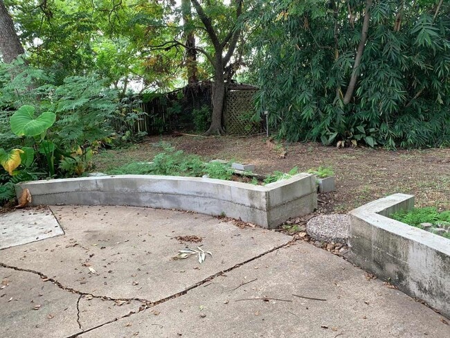 Building Photo - 16118 Lazy Ridge Rd