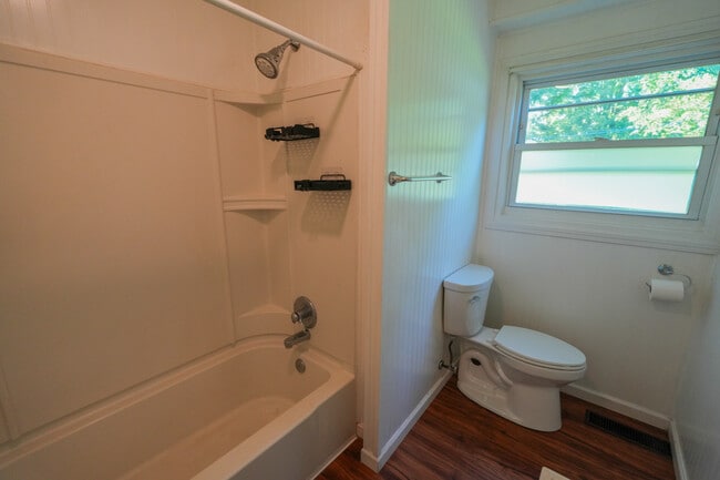 Photo - 1814 Meadow Dr