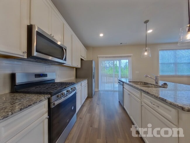 Photo - 73 Leyland Ct