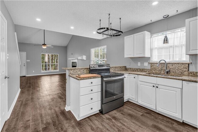 Photo - 68 Summer Oaks Dr