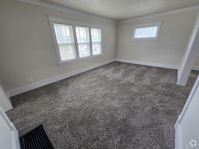 Building Photo - 1109 Dousman St Rental