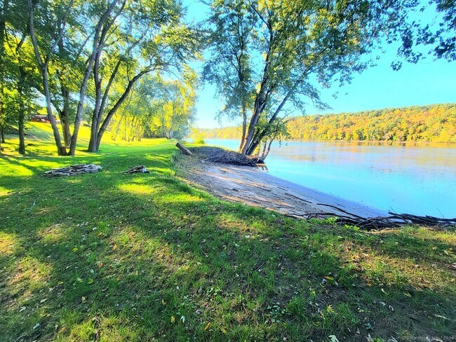 Photo - 1338 Tryon St