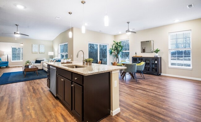 Elija el plano de planta que se adapte a sus necesidades - Redwood Marysville SR 4