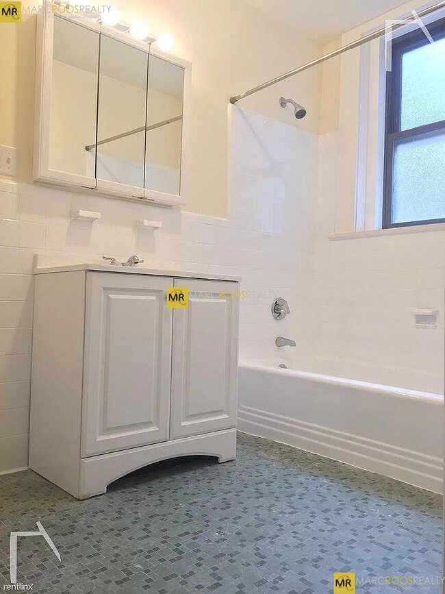 Photo - 1475 Beacon St