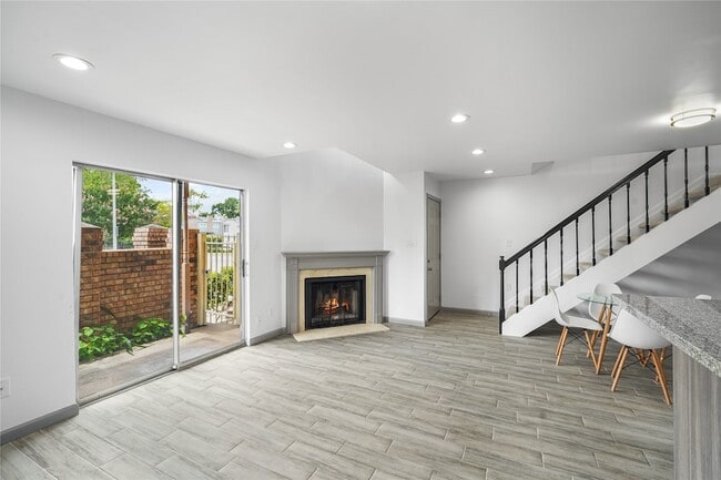 Photo - 10615 Briar Forest Dr Unit 102