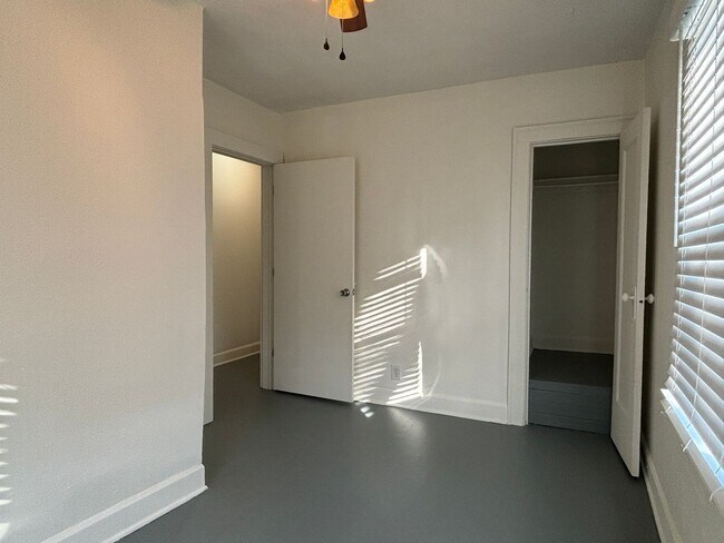 Photo - Large 2 Bed 1 Bath With Fenced in Yard & Deck!