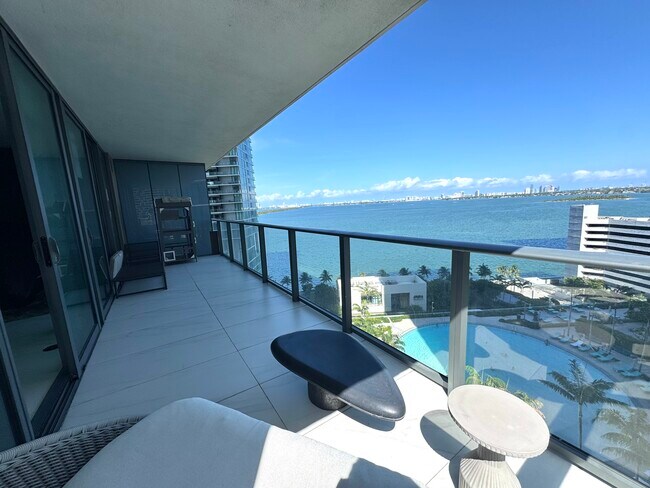 Photo - 650 NE 32nd St Unidad 1401