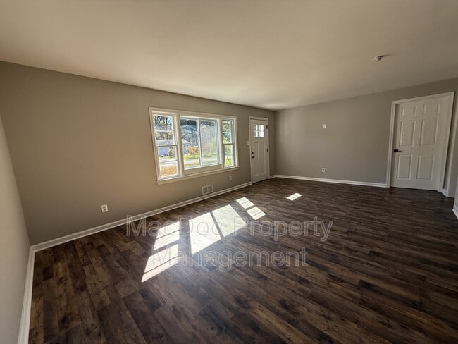 Photo - 187 Brooks Dr