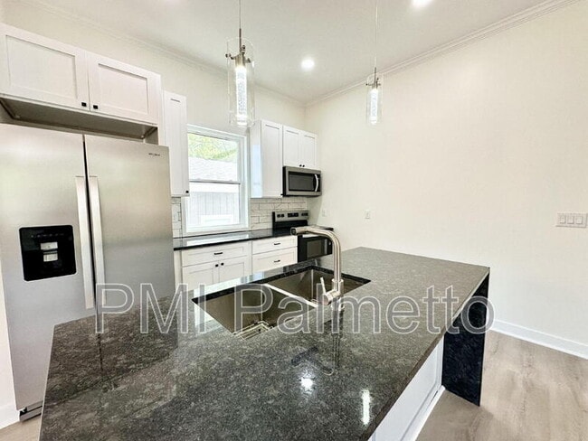 Photo - 1121 Zeigler St