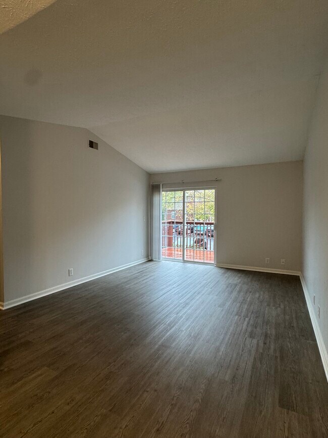 Photo - Woodfield Unit 614