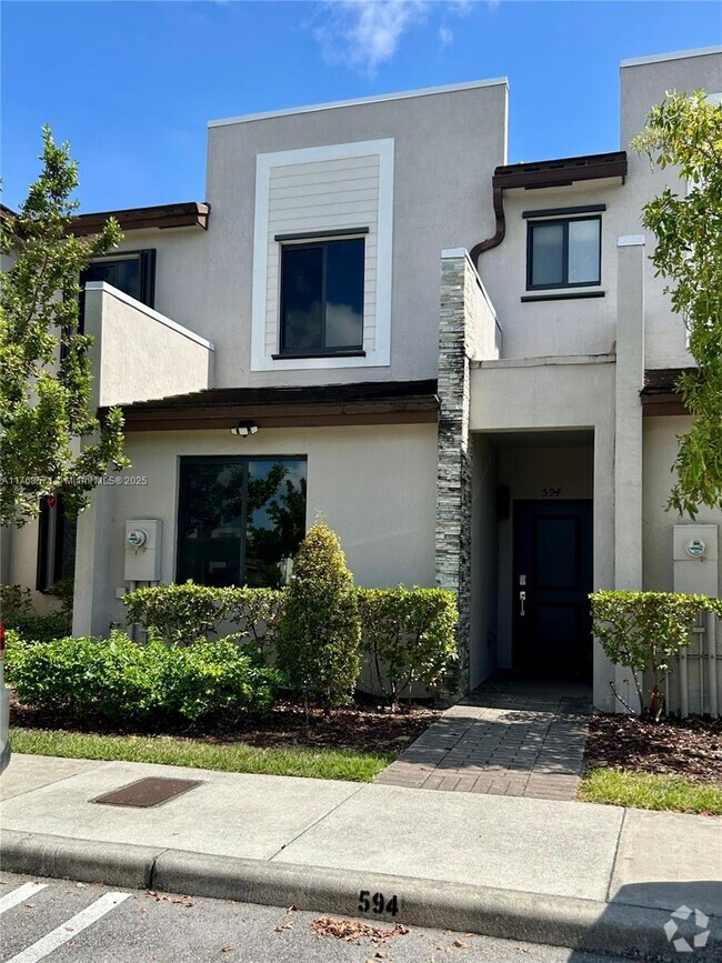 Building Photo - 594 NE 207th St Rental