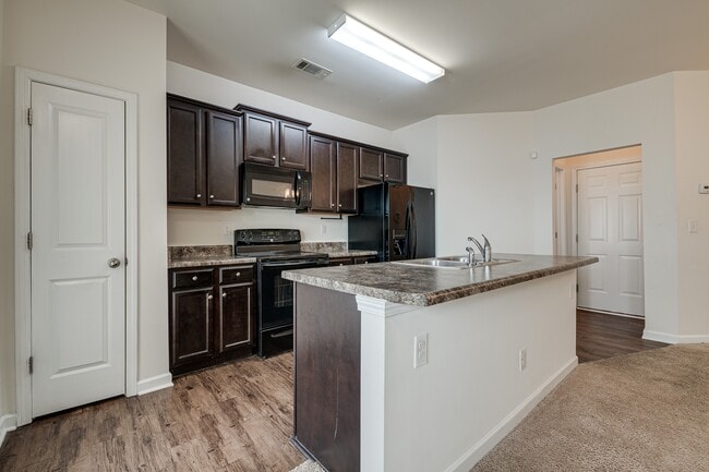 Photo - 7627 Galvin St