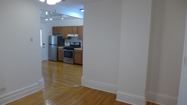 Photo - 136 Elgin Ave Unit 2N