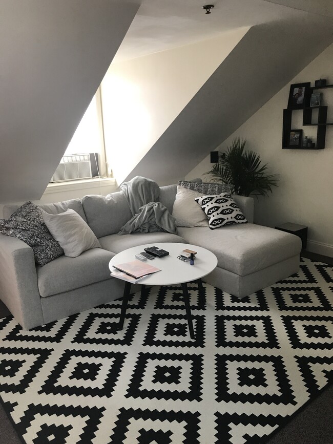 Building Photo - 771 Tremont St Unit 9