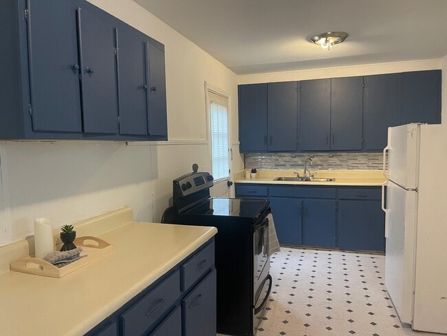 Photo - 2708 Cave Ave NW