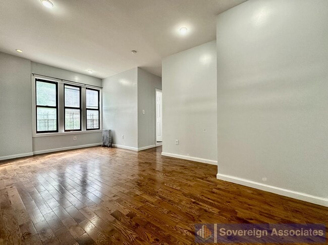 Photo - 518 W 204th St Unit 1