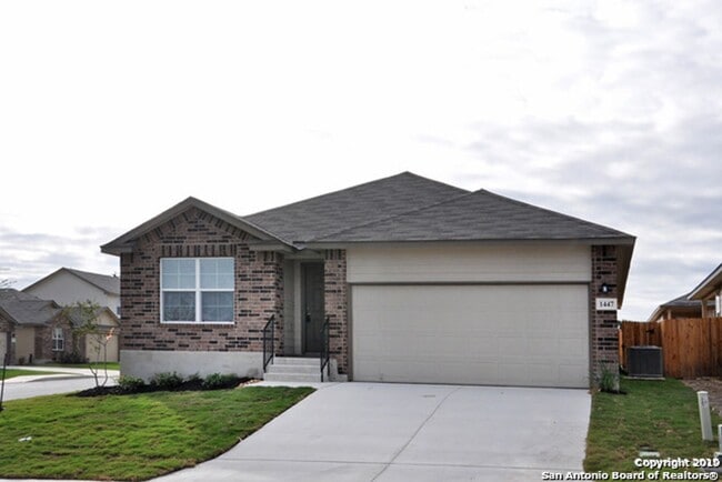 Building Photo - 4 Bedroom/2 Bath Amhurst Subdivision