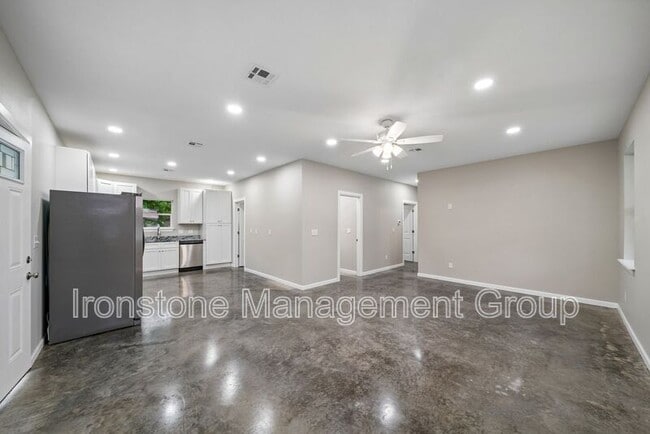 Photo - 212 W Jackson Ave