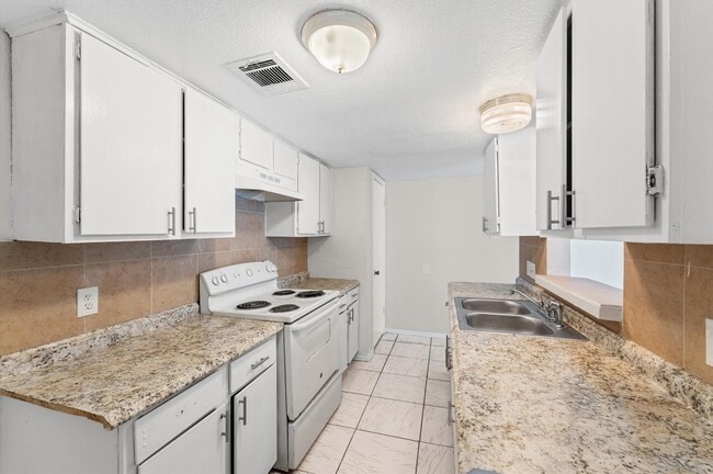 Photo - 12206 Ormandy St