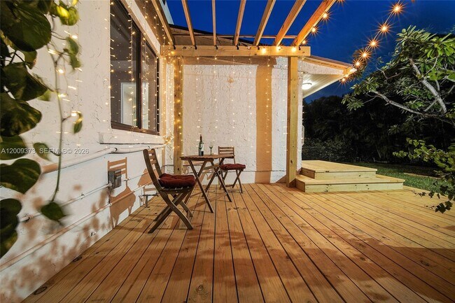 Photo - 1925 SW 23rd St