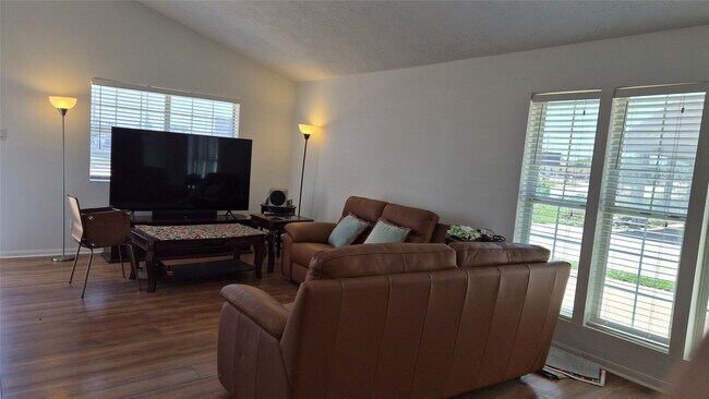 Photo - 8316 Beechnut St