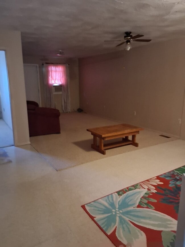 Living room - 59 East Ave Unit 2