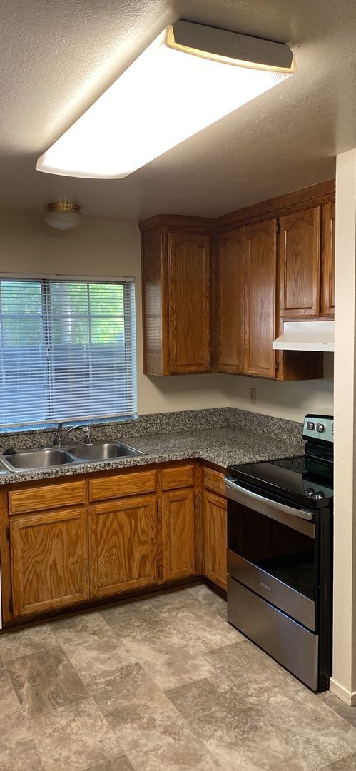 Photo - 1306 Oakdale St